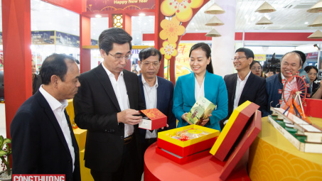 Hơn 250 gian hàng tham gia Nhà cái cá cược cá độ uy tín Nổ hũ, Bắn Cá và Game Bài Cwin.com Xuân thành phố Đà Nẵng