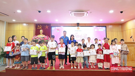 Đoàn Thanh niên Cwin63 sân chơi đỉnh cao mang "Tết Trung thu" đến với thiếu nhi