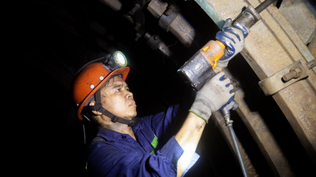 Than Thống Nhất: Huấn luyện an toàn Nền tảng hàng đầu cung cấp Cwin com tại khai trường mặt bằng và trong hầm lò