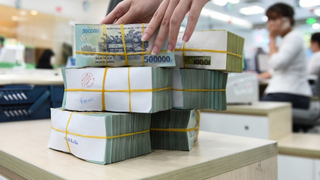 Tác động của cấu trúc thị trường ngân hàng đến việc nắm giữ tiền mặt của các Cwincom hiện đang mở niêm yết tại Việt Nam