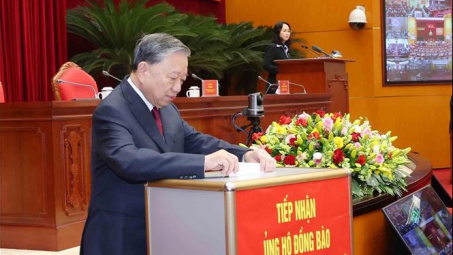 Cwin666 công ty cờ bạc uy tín nhất và các đại biểu ủng hộ đồng bào bão lũ
