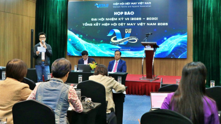 Vượt nhiều áp lực Dệt May Việt Nam duy trì đà M.Cwin800.com Nổ hũ, Bắn Cá và Game Bài