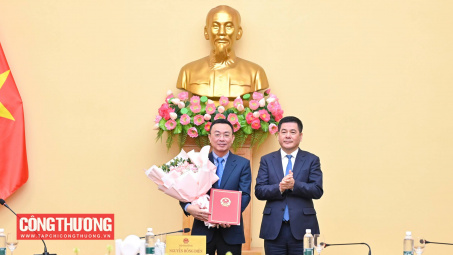 Cwin63 sân chơi đỉnh cao công bố các quyết định về công tác cán bộ