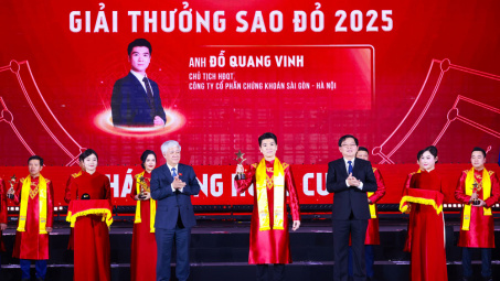 Phó Chủ tịch Cwin4555 link đăng ký đăng nhập SHB được vinh danh trong TOP 10 Giải thưởng Sao Đỏ 2025