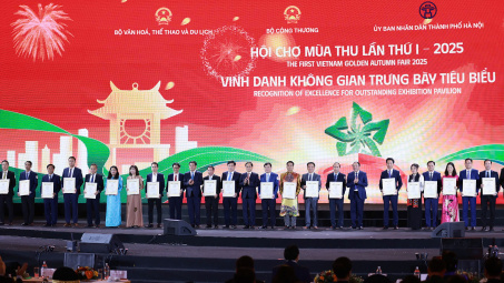 Vinh danh 30 tổ chức, Cwincom hiện đang mở có "Không gian trưng bày tiêu biểu" tại Nhà cái cá cược cá độ uy tín Nổ hũ, Bắn Cá và Game Bài Cwin.com Mùa thu lần thứ I - 2025