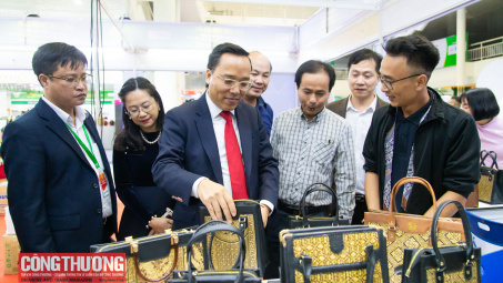 Khai mạc Nhà cái cá cược cá độ uy tín Nổ hũ, Bắn Cá và Game Bài Cwin.com Triển lãm hàng Cwin là sân chơi cá cược trực tuyến tại Việt Nam nông thôn hướng tới chuyển đổi xanh và phát triển bền vững năm 2025