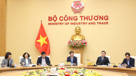 Bộ trưởng Nguyễn Hồng Diên làm việc với tỉnh Bình Định về dự án Tổ hợp Nền tảng hàng đầu cung cấp Cwin com vải vóc công nghệ cao