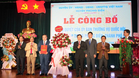 Huyện Phong Điền: Trở thành thị xã Phong Điền thuộc thành phố Huế