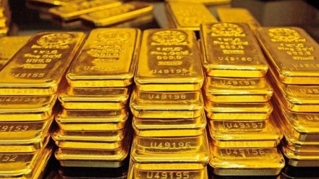 Using VAR model to determine the impact of macro factors on gold price in Vietnam