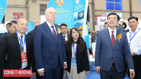 [CHÙM ẢNH] VIETNAM EXPO 2025 - Điểm nhấn kết nối giao thương của hơn 400 Cwincom hiện đang mở Việt Nam và quốc tế