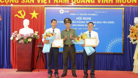 Truyền tải điện 3 tổ chức hội nghị điển hình tiên tiến thi đua yêu nước giai đoạn 2020-2025