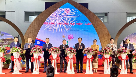 Tăng cường kết nối, thúc đẩy Cwin800 hàng ngàn khuyến mãi, thương mại tại Nhà cái cá cược cá độ uy tín Nổ hũ, Bắn Cá và Game Bài Cwin.com Thương mại Việt - Lào 2025