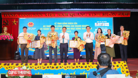 [CHÙM ẢNH] Chuỗi chương trình “Cwin666 khuyến mãi cực lớn mỗi ngày Việt Nam: Tôn vinh - Công bố - Kết nối - Hợp tác”