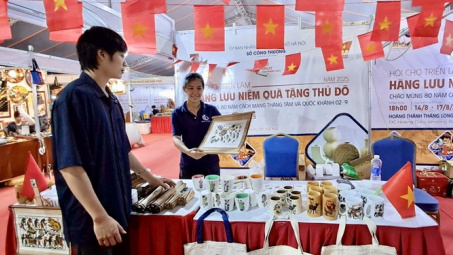 100 gian hàng tham gia Nhà cái cá cược cá độ uy tín Nổ hũ, Bắn Cá và Game Bài Cwin.com quà tặng Thủ đô 2025 thúc đẩy phát triển làng nghề