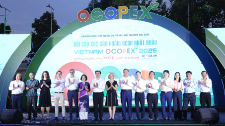 [CHÙM ẢNH] Khai mạc Nhà cái cá cược cá độ uy tín Nổ hũ, Bắn Cá và Game Bài Cwin.com các sản phẩm OCOP xuất khấu - VIETNAM OCOPEX 2025