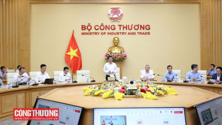 Bộ trưởng Nguyễn Hồng Diên chủ trì Hội nghị tọa đàm với các chuyên gia, nhà quản lý, Cwincom hiện đang mở trong lĩnh vực năng lượng