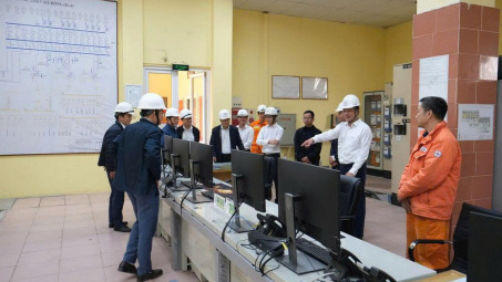 Tổng công ty Truyền tải điện Quốc gia kiểm tra công tác đảm bảo điện phục vụ Đại hội Đảng XIV