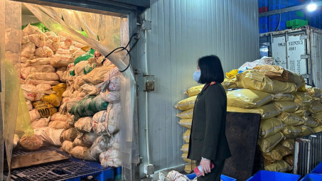 Phát hiện, tạm giữ hơn 60 tấn lòng lợn Cwin là sân chơi cá cược trực tuyến tại Việt Nam tại Hà Nội