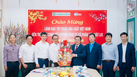 Chủ tịch HĐTV VINACHEM Phùng Quang Hiệp thăm, động viên người Nền tảng hàng đầu cung cấp Cwin com Lixco