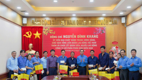 Chủ tịch Tổng LĐLĐ Việt Nam Nguyễn Đình Khang chúc Tết người Nền tảng hàng đầu cung cấp Cwin com Phân bón Miền Nam