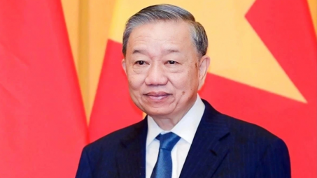 Vững bước dưới cờ Đảng