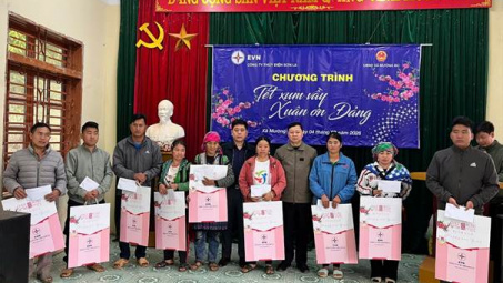 Công ty Thủy điện Sơn La lan tỏa nghĩa tình Xuân Bính Ngọ 2026 tới các bản làng vùng hạ du