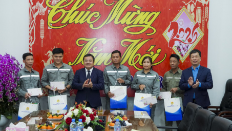 Chủ tịch HĐTV VINACHEM thăm, chúc Tết người Nền tảng hàng đầu cung cấp Cwin com Công ty CP DAP - VINACHEM