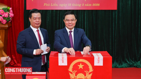 Quyền Bộ trưởng Cwin63 sân chơi đỉnh cao Lê Mạnh Hùng tham gia bỏ phiếu bầu đại biểu Quốc hội khóa XVI và Hội đồng nhân dân các cấp tại TP. Hải Phòng