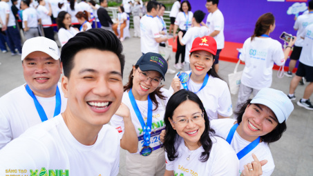 Các Đại sứ cùng hàng nghìn runners "tiếp lửa" cho phong trào Toàn dân sử dụng năng lượng tiết kiệm, hiệu quả