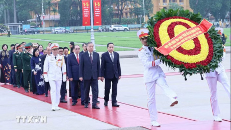 Lãnh đạo Đảng, Nhà nước vào Lăng viếng Chủ tịch Hồ Chí Minh nhân kỷ niệm Ngày giải phóng miền Nam, thống nhất Link vào Cwin Cá Cược Thể Thao 2026