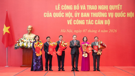Chủ tịch Quốc hội Trần Thanh Mẫn chủ trì Lễ công bố và trao các M.Cwin6622.com tỷ lệ kèo World Cup 2026 về công tác cán bộ