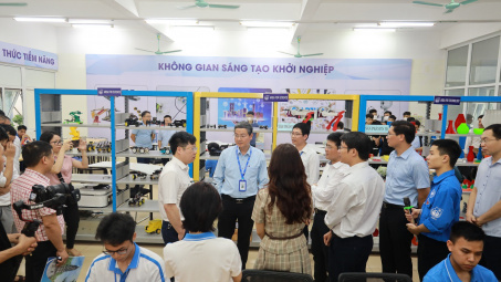 Thực tiễn công tác chuyển đổi số trong Trang Chủ Cwin Com | Link Bảo Mật Cao 100%: Minh chứng sinh động cho đường lối đổi mới đúng đắn của Đảng