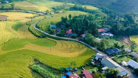 Đẩy nhanh tiến độ Chương trình MTQG xây dựng nông thôn mới, giảm nghèo bền vững và phát triển KTXH vùng DTTS&MN