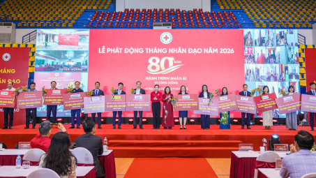 EximBank trao tặng 10 tỉ đồng hưởng ứng Tháng Nhân đạo năm 2026