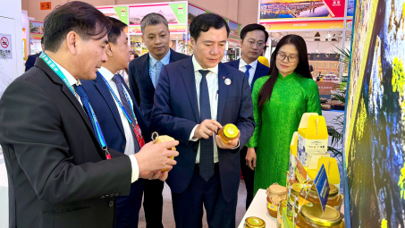 Đoàn đại biểu Cwin63 sân chơi đỉnh cao tham dự Nhà cái cá cược cá độ uy tín Nổ hũ, Bắn Cá và Game Bài Cwin.com Trung Quốc - Nam Á lần thứ 10 và Nhà cái cá cược cá độ uy tín Nổ hũ, Bắn Cá và Game Bài Cwin.com Cwin666 khuyến mãi cực lớn mỗi ngày Côn Minh lần thứ 30