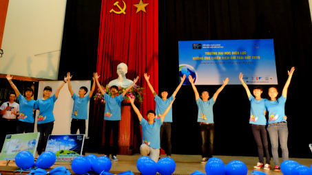 Đại học Điện lực: 100% sinh viên tham gia Giờ Trái đất