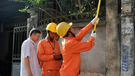EVN HANOI áp dụng công nghệ tiên tiến trong công tác ghi chỉ số công tơ