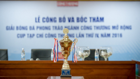 Cùng trái bóng thêm yêu hàng Việt