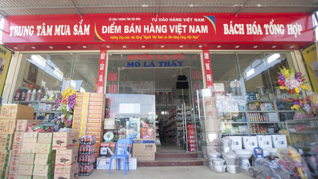 Truyền lửa tình yêu hàng Việt nơi vùng cao