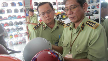 Chuyện của những  Người chống buôn lậu  