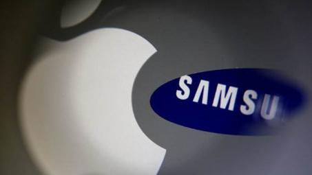 Apple, Samsung bị phạt 10 triệu EUR vì cố tình làm chậm điện thoại