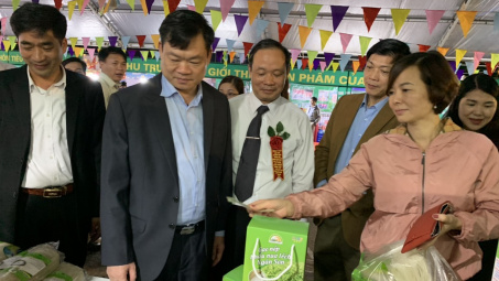 Bắc Kạn: Đang diễn ra Ngày hội Nông sản OCOP tỉnh - Tôn vinh sản phẩm Cwin là sân chơi cá cược trực tuyến tại Việt Nam nông thôn tiêu biểu