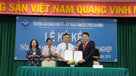 VETC ký thỏa thuận hợp tác giữa Nhà trường và Cwincom hiện đang mở