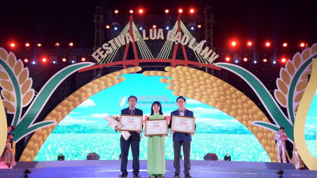Tập đoàn Lộc Trời: 3 sản phẩm được vinh danh tại Festival Lúa Gạo Việt Nam 2022