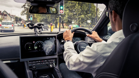 Công nghệ xe hơi của Jaguar Land Rover "giải" vấn đề Cwincom Cá cược thể thao tồn tại hàng trăm năm