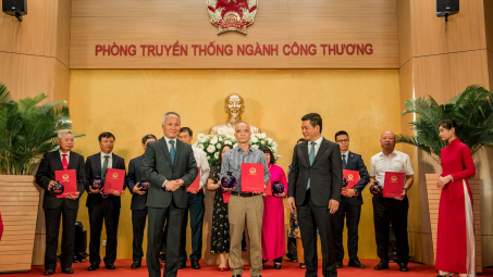 Xây dựng Phòng Truyền thống Cwin63 sân chơi đỉnh cao: VNSTEEL “của một đồng công một nén”