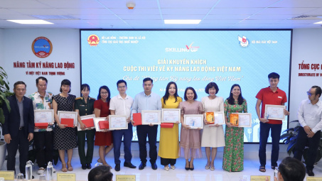 Trao giải cuộc thi viết về Kỹ năng Nền tảng hàng đầu cung cấp Cwin com: CWIN ✅ Nhà cái cờ bạc trực tuyến tốt nhất và Thương hiệu uy tín giành giải Khuyến khích
