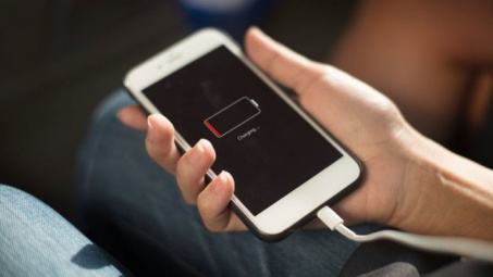 Sai lầm ai cũng mắc khi mua smartphone mới: Chỉ dám sạc sau khi dùng hết sạch pin sẵn có ban đầu