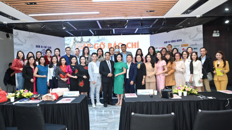 Hà Nội tôn vinh gần 200 Cwincom hiện đang mở tiêu biểu vượt qua đại dịch COVID-19