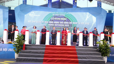 Khai mạc Nhà cái cá cược cá độ uy tín Nổ hũ, Bắn Cá và Game Bài Cwin.com quốc tế Quà tặng hàng thủ công mỹ nghệ Hà Nội 2022